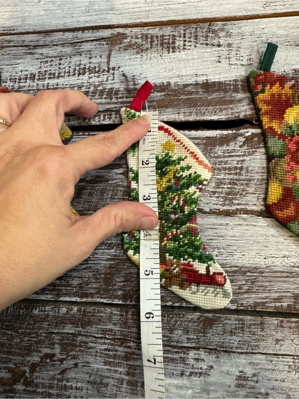 Handheld Tapestry Mini Christmas Stocking Ornaments - Multicolor